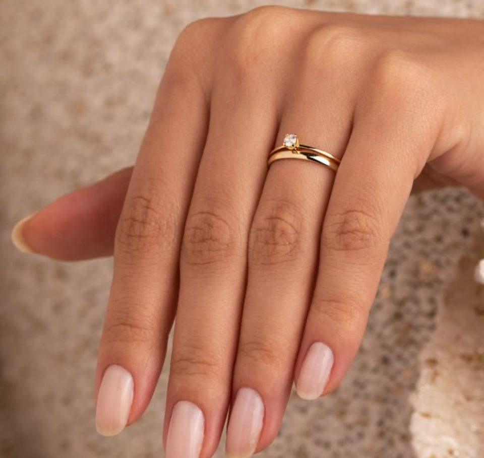 Par de Alianças boleada 1,5mm+ Solitario 💍