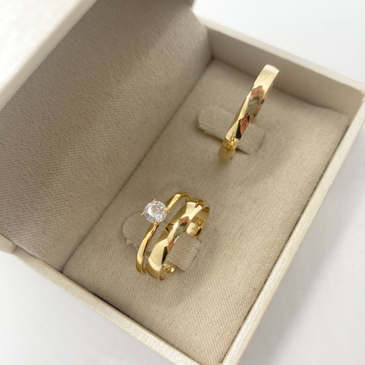 Par de Alianças boleada 3mm + Solitario 💍